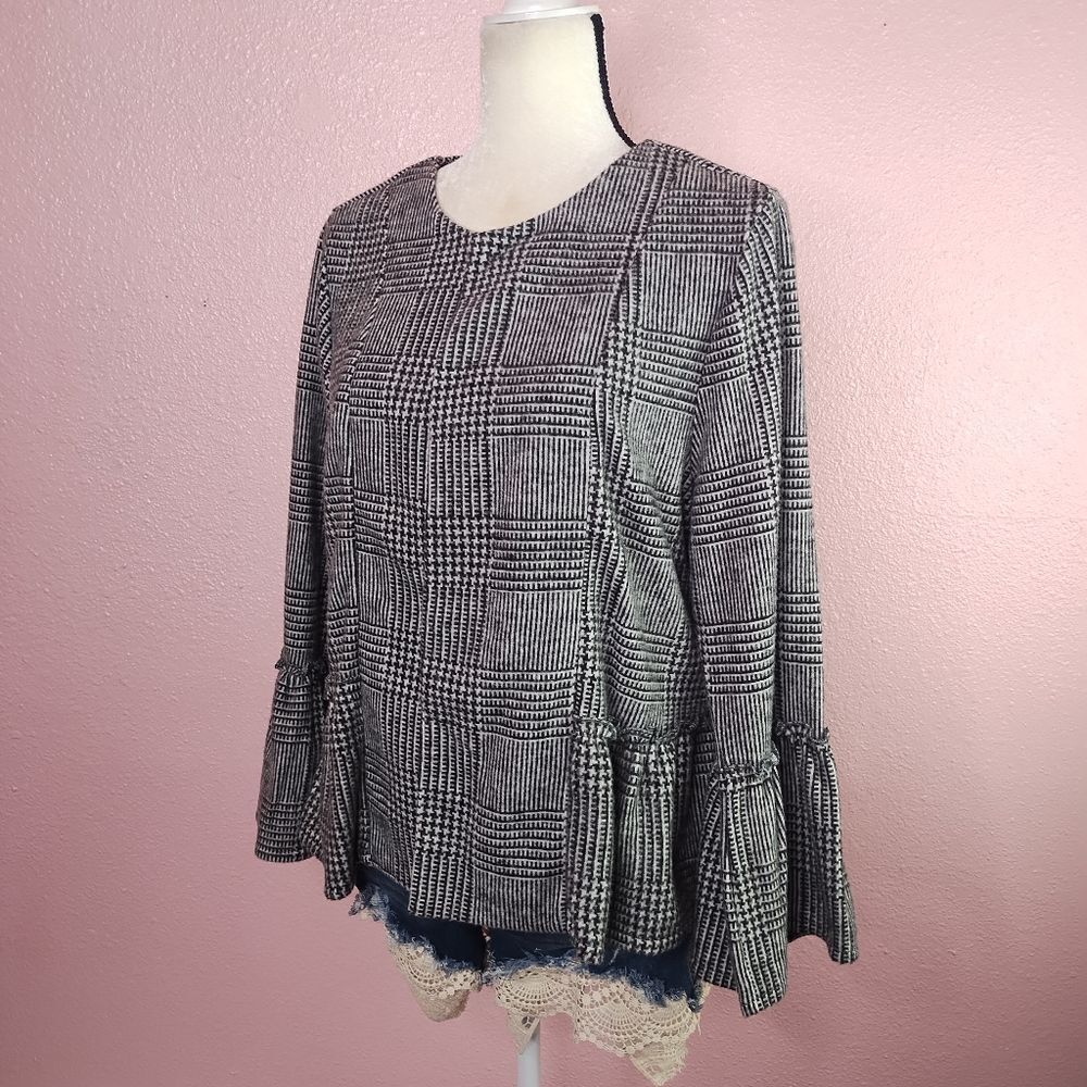 August Silk‎ Plaid Open Front Cardigan with Ruffle Sleeves Large
